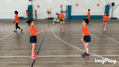 米兰女排以3-0击败贝加莫，艾格努砍25分MVP，展现统治力，整体配合出色，展现冠军底蕴。