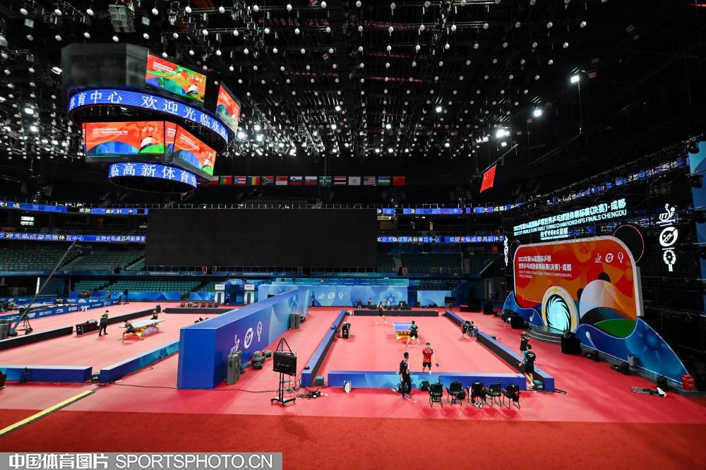 第三届长沙国际工程机械展览会开幕